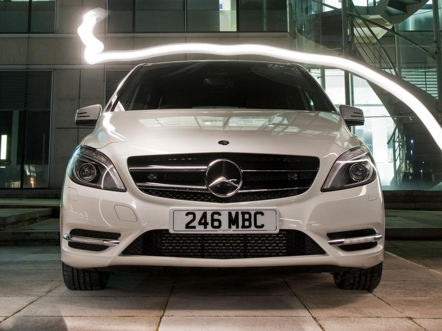  Mercedes-Benz B200 BlueEFFICIENCY 2012 года  (UK) (фото 6 из 14)